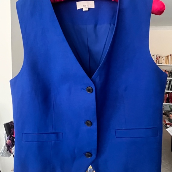 Vest - Picture 2 of 6